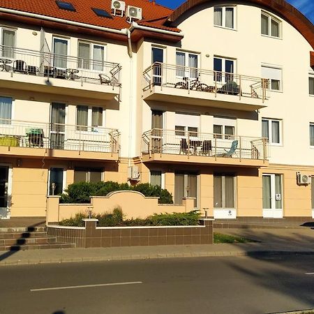 Gabi & Gabi Apartments Hajdúszoboszló Exterior foto