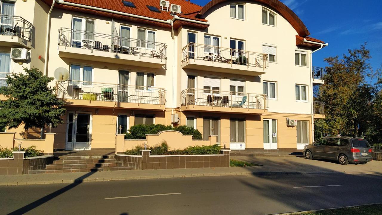 Gabi & Gabi Apartments Hajdúszoboszló Exterior foto